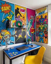Fresque murale Nova dans un coin bureau cobalt avec chaise jaune et étagère à vinyles : papier peint panoramique comic sur mesure Wonderwall