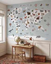Papier peint Les Explorateurs dans un coin bureau explorateur, carte du monde illustrée sur mesure, Wonderwall Casablanca