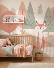 Fresque murale Complice en gros plan derrière l'étagère en cannage : papier peint forêt pastel sur mesure Wonderwall