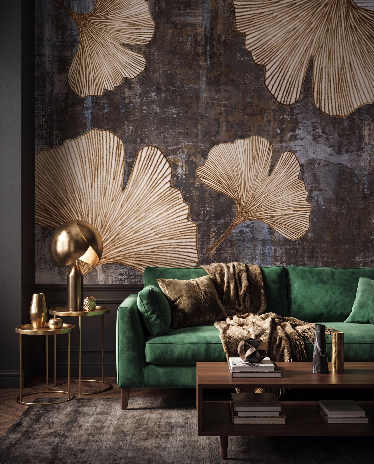 Papier peint panoramique ginkgo bronze Ginkgo Bronze, fresque feuilles or sur fond sombre dans un salon dramatique moody, Wonderwall Casablanca