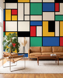 Papier peint panoramique géométrique Mondrian, fresque De Stijl blocs rouge, bleu et jaune dans un salon mid-century audacieux, Wonderwall Casablanca